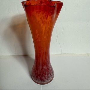 Vintage red and white swirl small vase. Approx. 6.5”H x 2”L. Wavy top design.